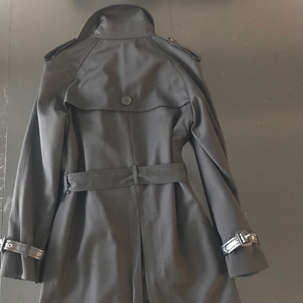 Fall/ raincoat - Picture 3 of 8